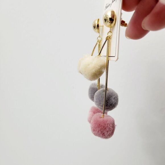 2/$20 Brand New Gold Tone Colour Fluffy Balls Earrings - Picture 3 of 5
